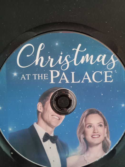 Christmas At the Palace (2018) DVD with Merritt Patterson & Brittany Bristow in a DVD CASE with COVER ART **SALE $14.75