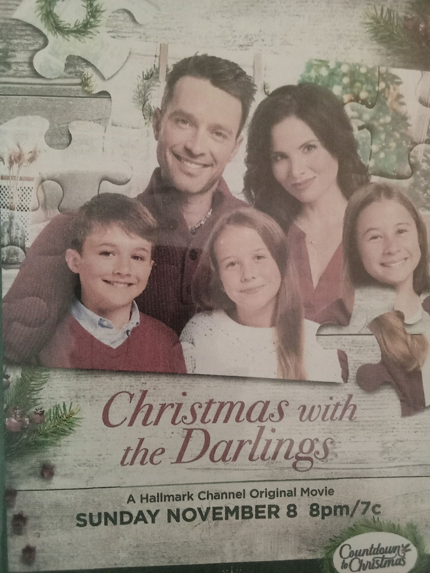 Christmas With the Darlings (2020) DVD with Katrina Law & Carlo Marks in a DVD CASE/Artwork $14.10