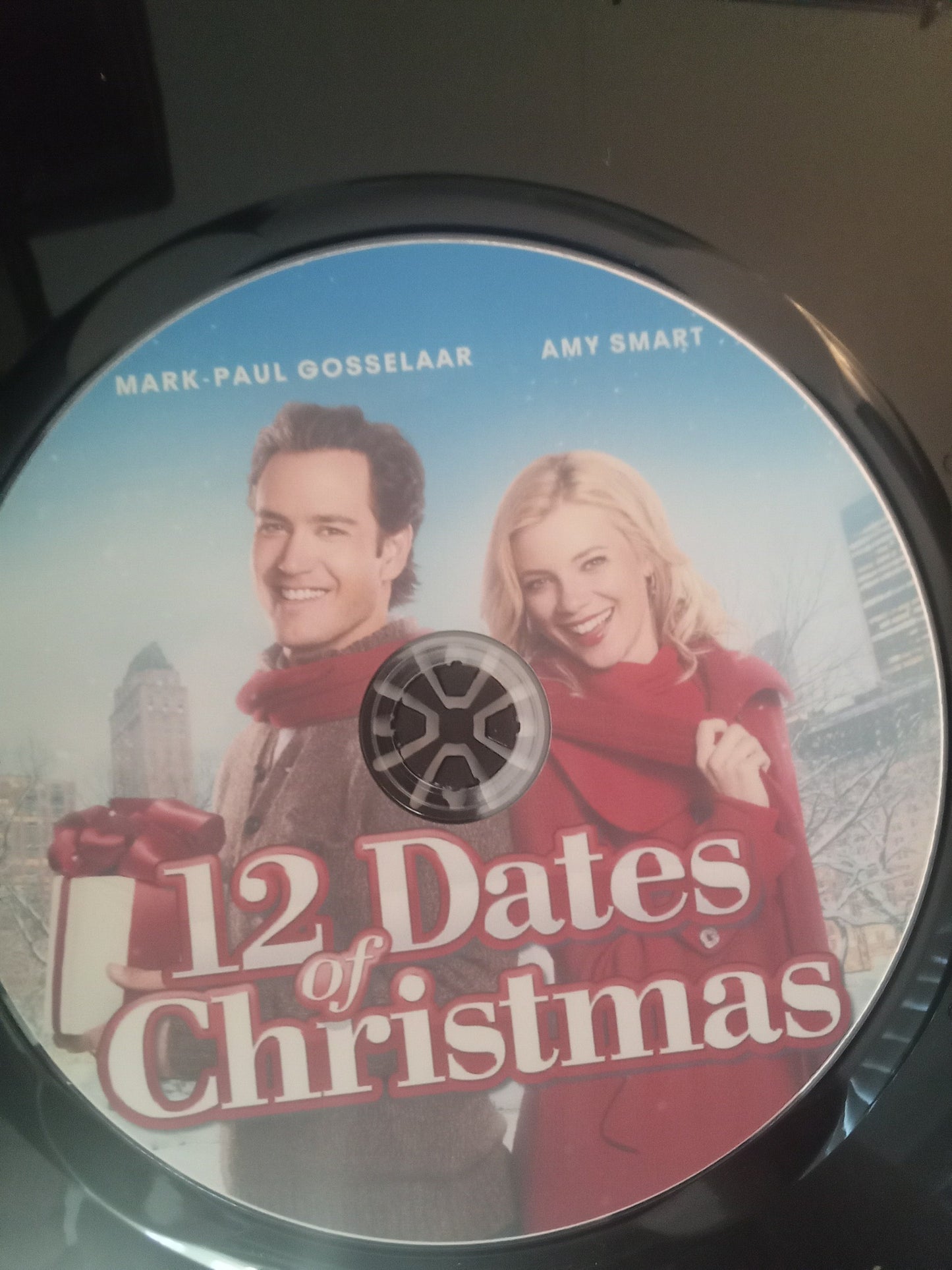 12 Dates of Christmas (2011) DVD with Amy Smart in a DVD CASE with COVER ART