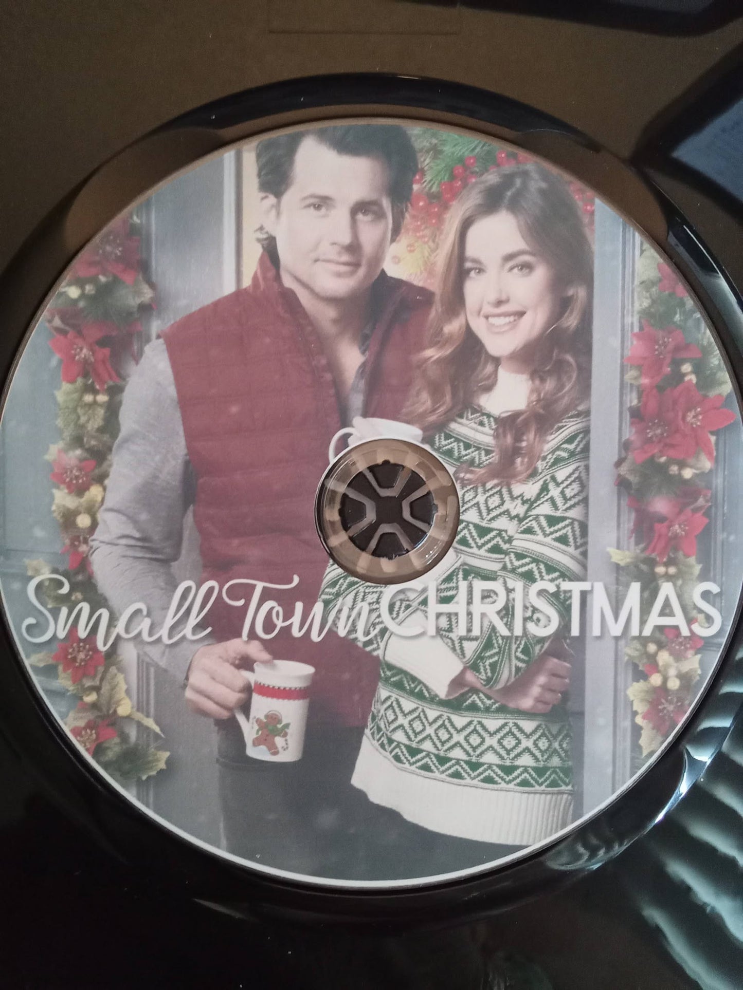 Small Town Christmas (2018) DVD with Ashley Newbrough & Kristoffer Polaha in a DVD CASE with COVER ART