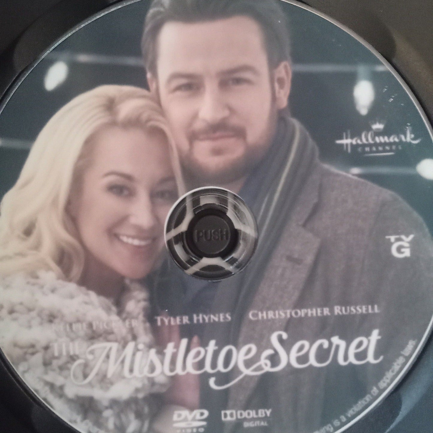 The Mistletoe Secret (2016) DVD with Luke MacFarlane in a DVD case with the cover art